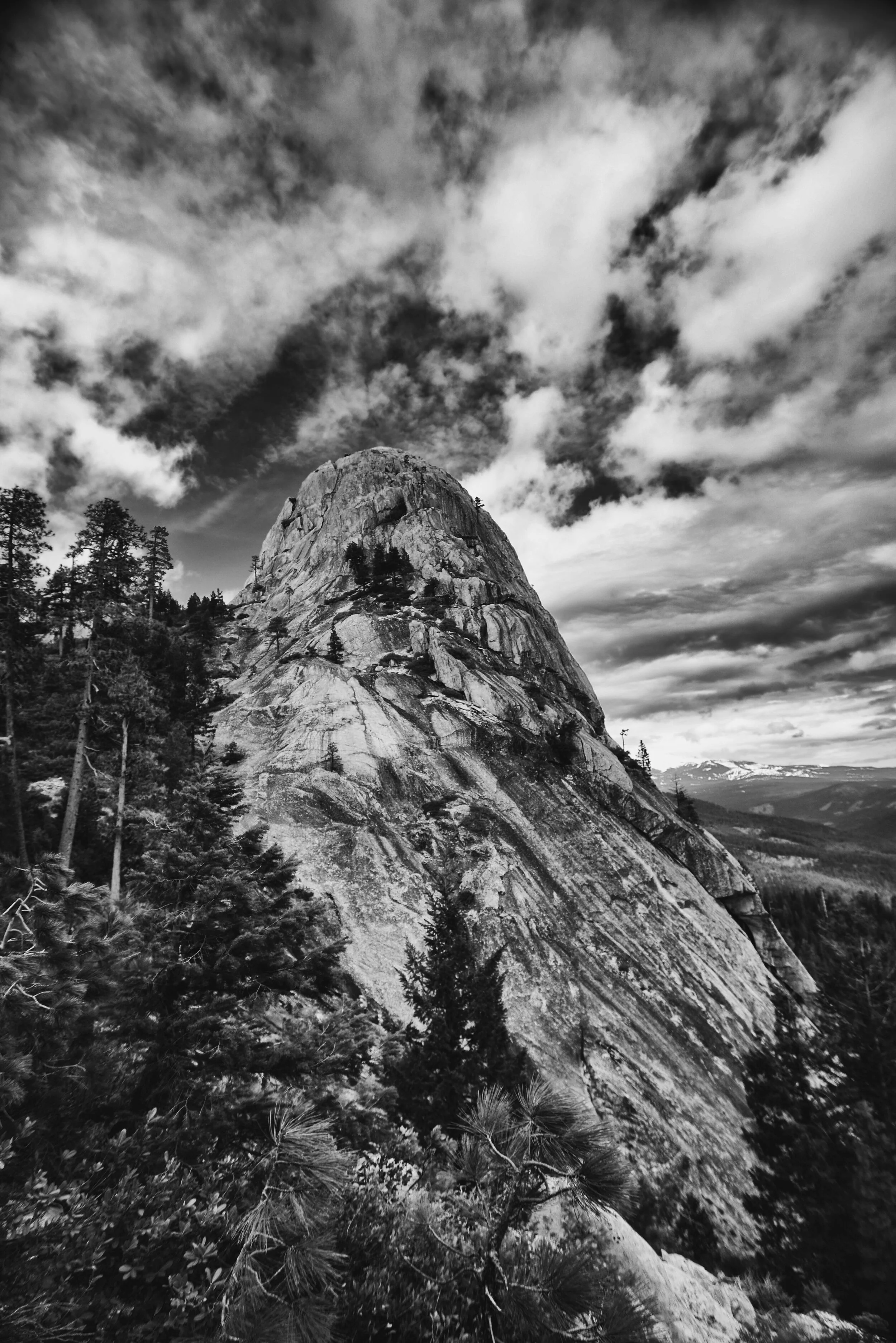 Castle Crags03-19-16b&w243_01.JPG