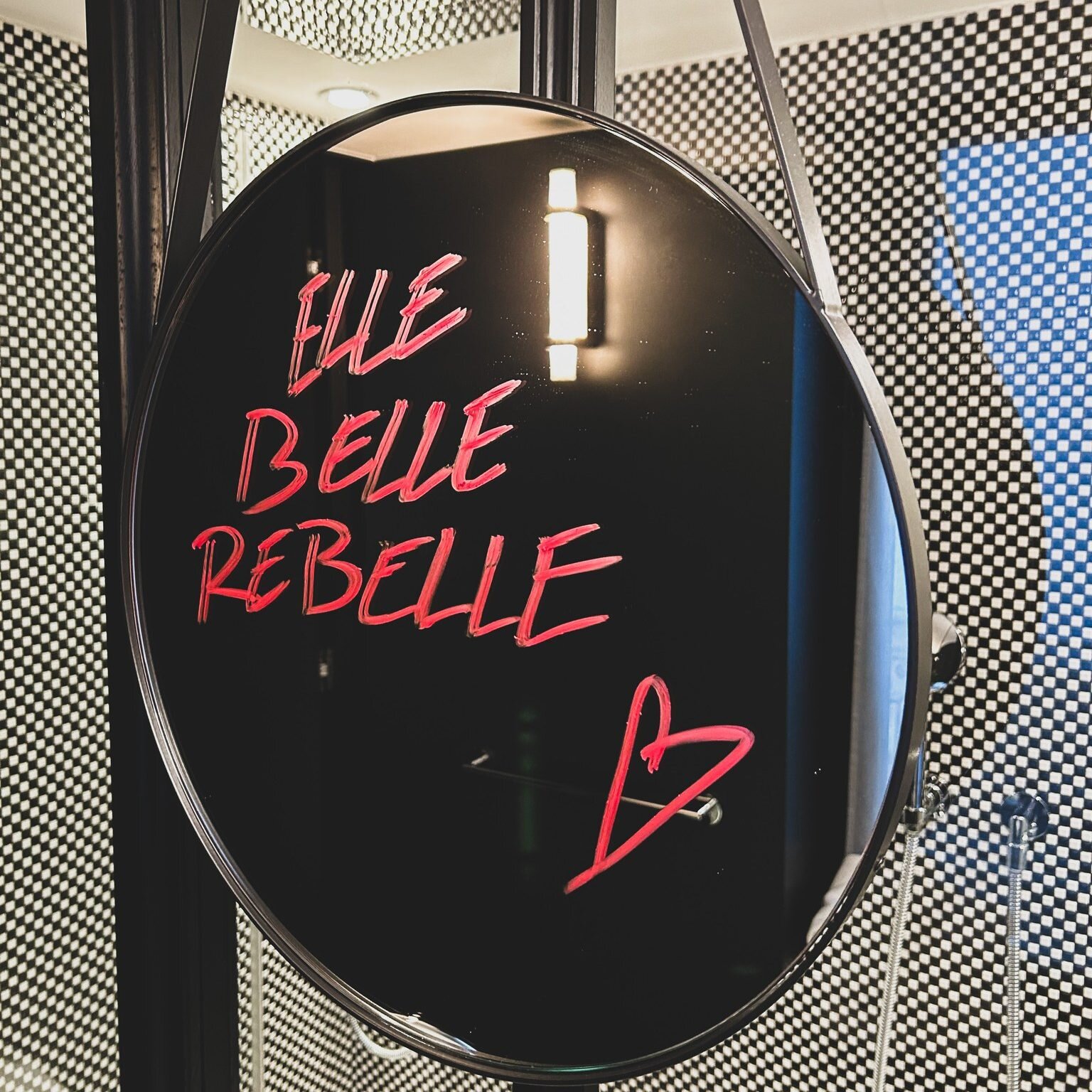 No caption needed.... 💋

-
 #ELLE #belle #rebelle #ellebellerebelle #parisvibes #parislovers #ellebeauty #ElleSpa #frenchartdevivre #parisianmood #elleexperience #ellefrance #maisonelleparis #maisonelleparisetoile #ellearoundtheworld #paris #parisia