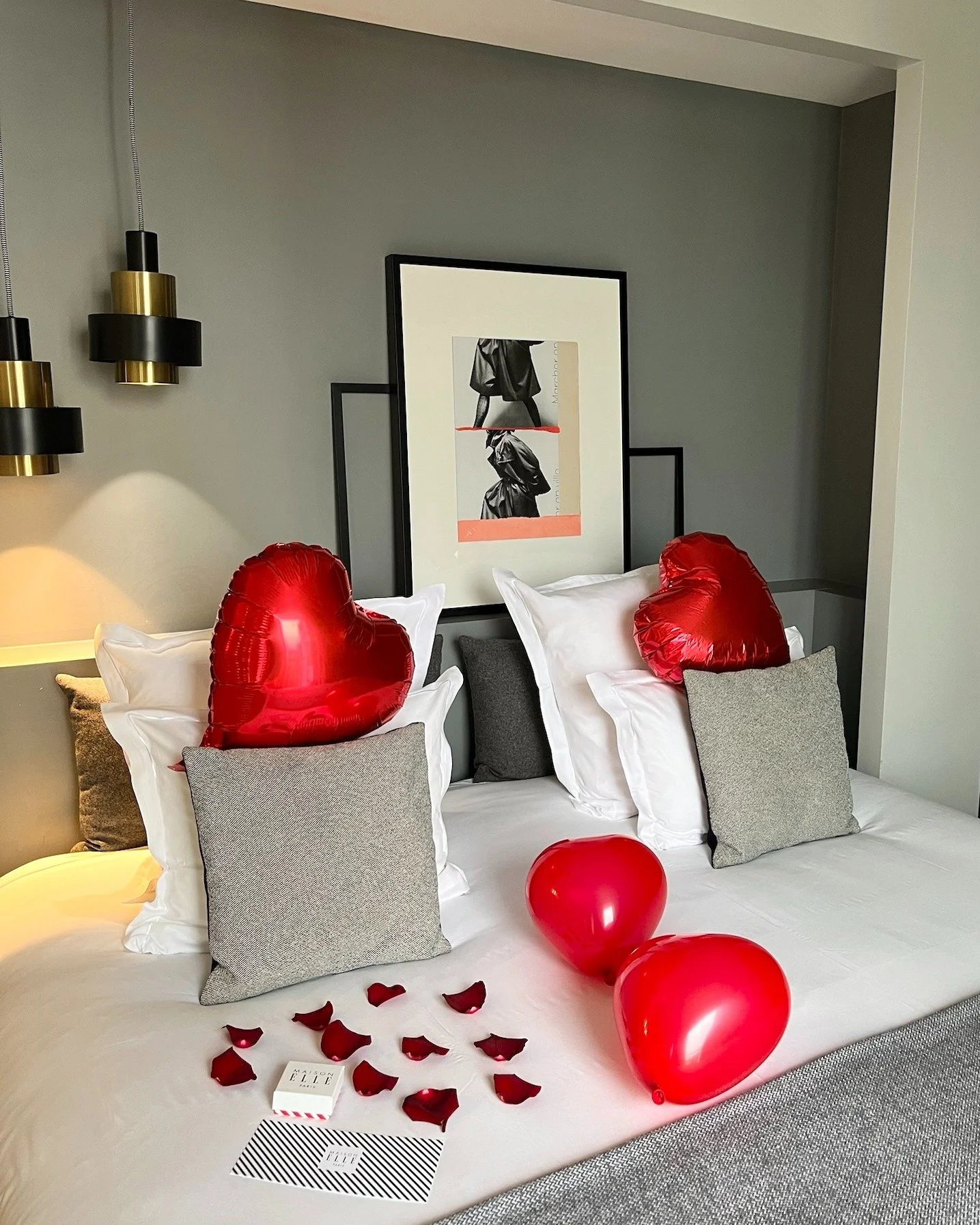 ✨ Love is in the air 💕
Make your Parisian stay even sweeter with our romantic welcome: rose petals, heart balloons, and delicious Pierre Herm&eacute; macarons &mdash; the perfect touch for a special moment &agrave; deux. 💌

#parislovers #maisonelle