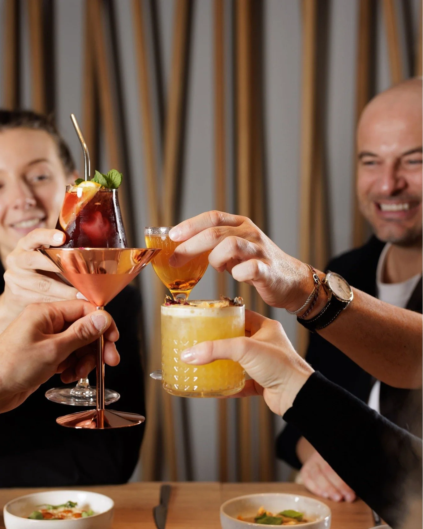 🍴 Nouvelle carte, m&ecirc;mes envies de partager !

Nos assiettes &agrave; partager ont &eacute;t&eacute; repens&eacute;es : plus simples, mais toujours fra&icirc;ches et gourmandes. 🌿✨
Accompagnez-les de nos meilleurs cocktails et trinquez ensembl