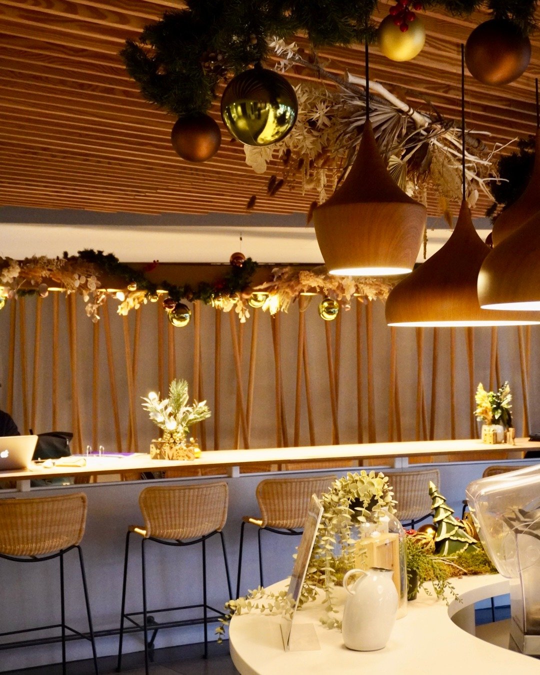 Christmas vibes au Belaro&iuml;a ✨ J‑8 avant No&euml;l 🎄🎁!! 

#belaroia #belaroiamontpellier #belaroiahotel #belafood #belaro&iuml;a #montpellier #belachill #belavibes #no&euml;l #Christmas #christmasvibes 
🎄 @florabora_montpellier