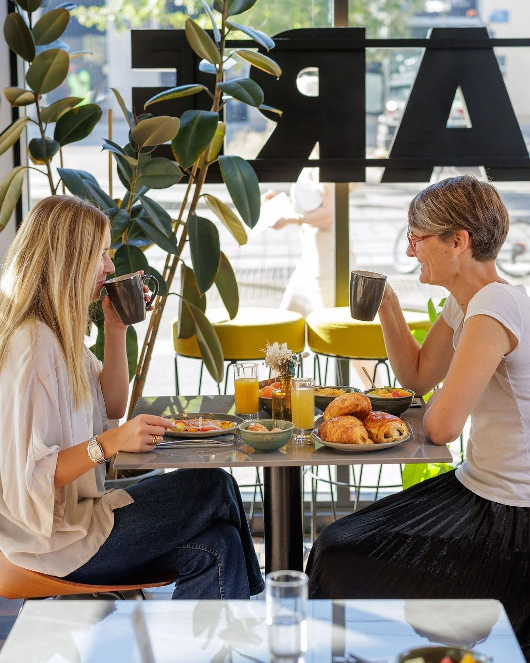 Mattina, une belle journ&eacute;e commence. ✨
Au restaurant Chez Delagare, situ&eacute; au rez-de-chauss&eacute;e de l&rsquo;h&ocirc;tel Belaroia &agrave; Montpellier, le petit-d&eacute;jeuner devient une v&eacute;ritable exp&eacute;rience.

Plus qu&