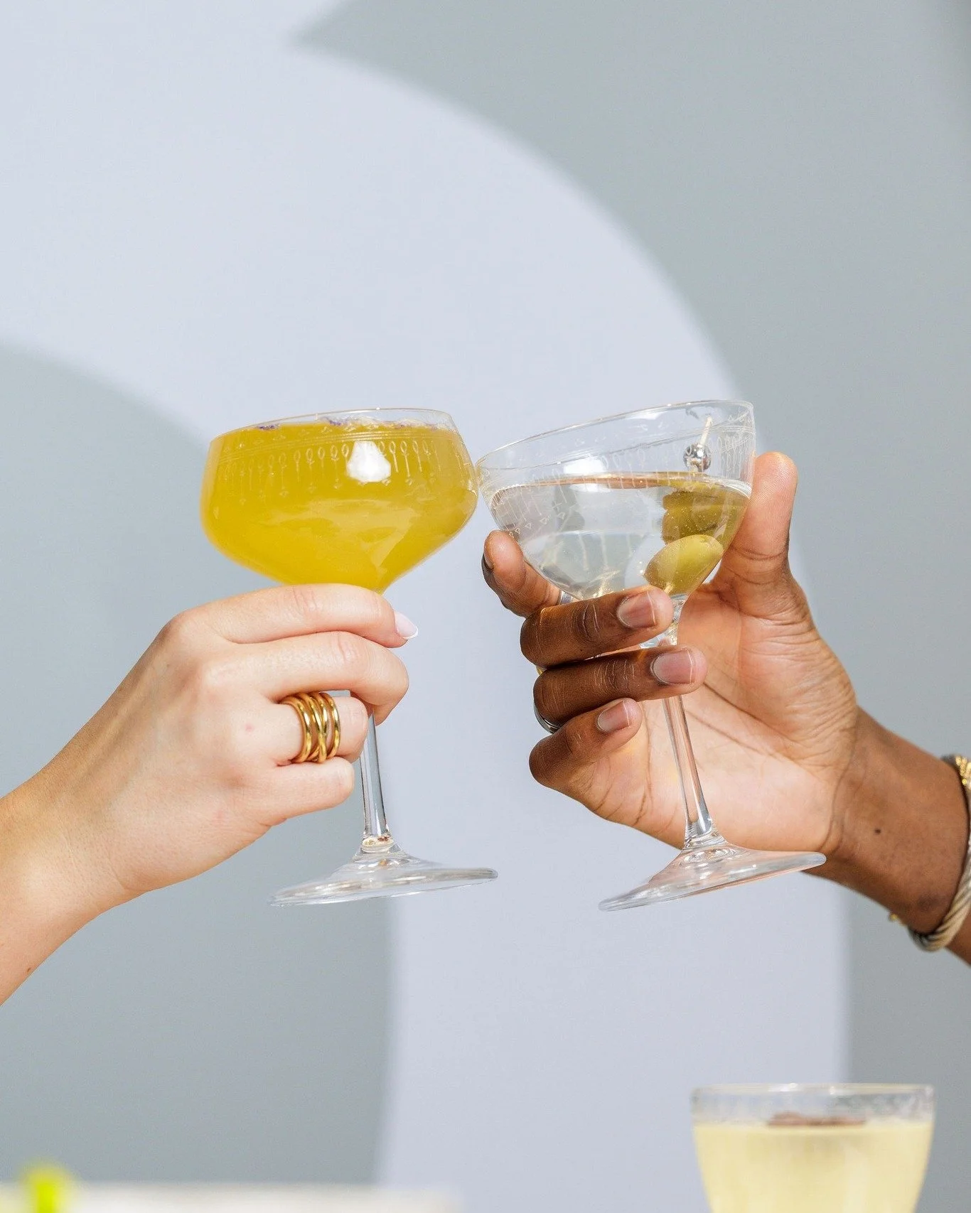 Cheers 🥂 @belaroia 

Aux bonnes r&eacute;solutions, aux bons moments et surtout &agrave; se faire plaisir.
Prenez le temps de savourer, partager et c&eacute;l&eacute;brer chaque instant.

📞 R&eacute;servez votre table : 04 11 28 30 38
#belaroiahote