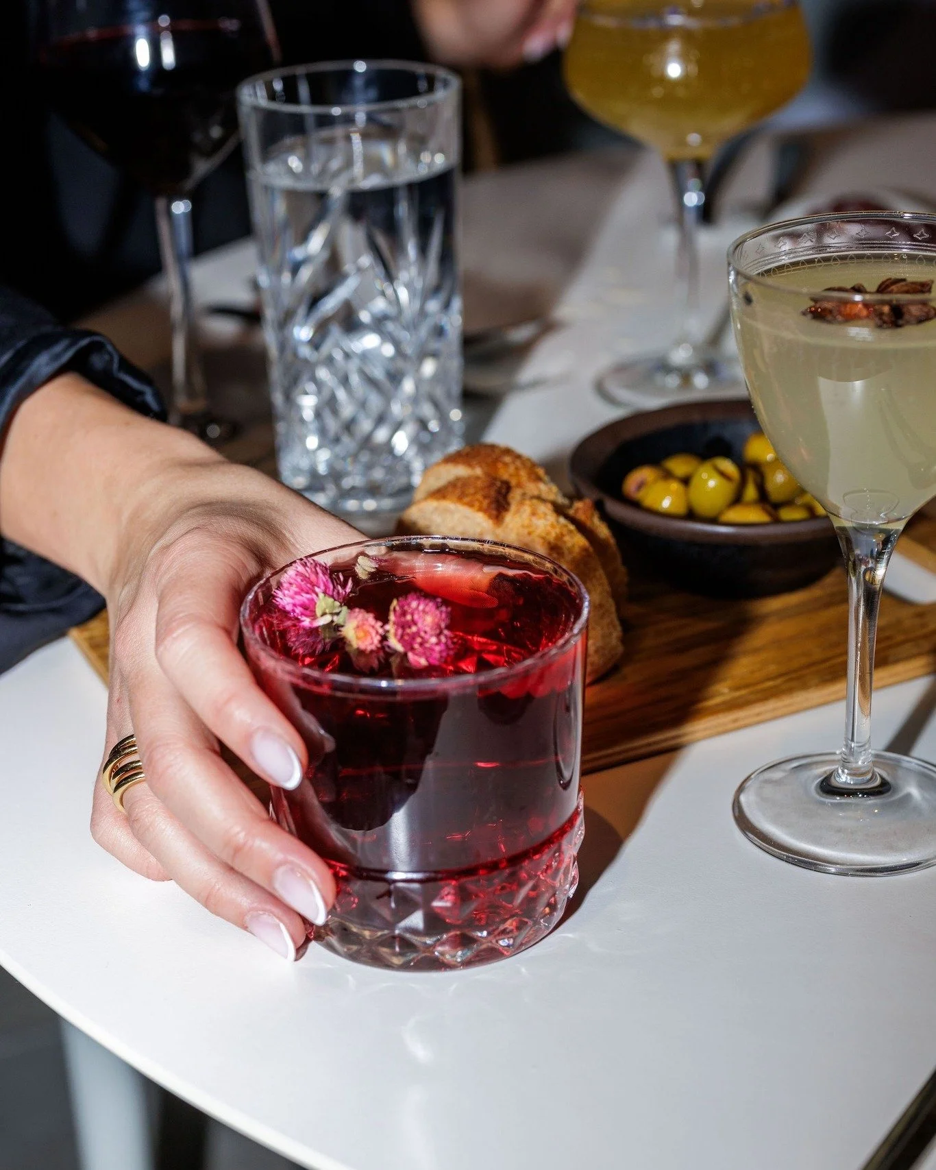 D&eacute;couvrez nos nouvelles cartes : des saveurs &agrave; boire, &agrave; manger, pour &eacute;veiller vos papilles et partager de beaux instants.

📍 &Agrave; tester d&egrave;s maintenant !
27 rue Jules Ferry - @belaroia 

📞 R&eacute;servez votr