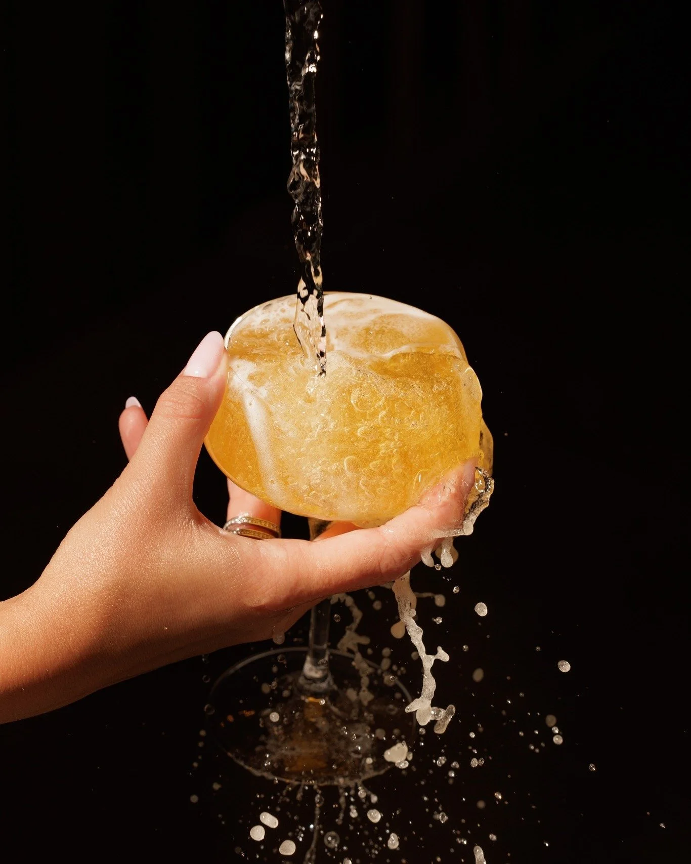 L'audace se verse au NCC 🍹

📸 @versatile_production 
#CocktailArt #Mixology #MomentChic #MontpellierVibes