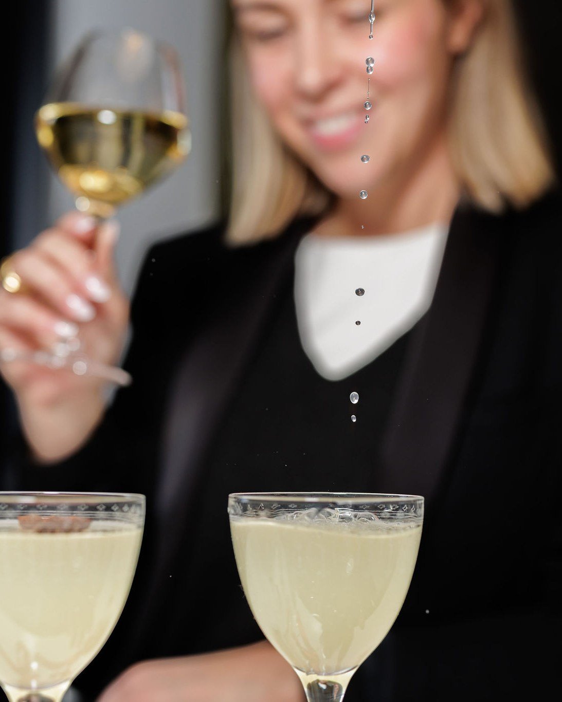 Un cocktail qui s&rsquo;&eacute;coule, un verre de vin qui s&rsquo;appr&eacute;cie&hellip; et l&rsquo;instant qui prend tout son sens ✨

&Agrave; vous de choisir ce qui accompagnera votre moment, entre cr&eacute;ation et grands classiques.

#nectarco