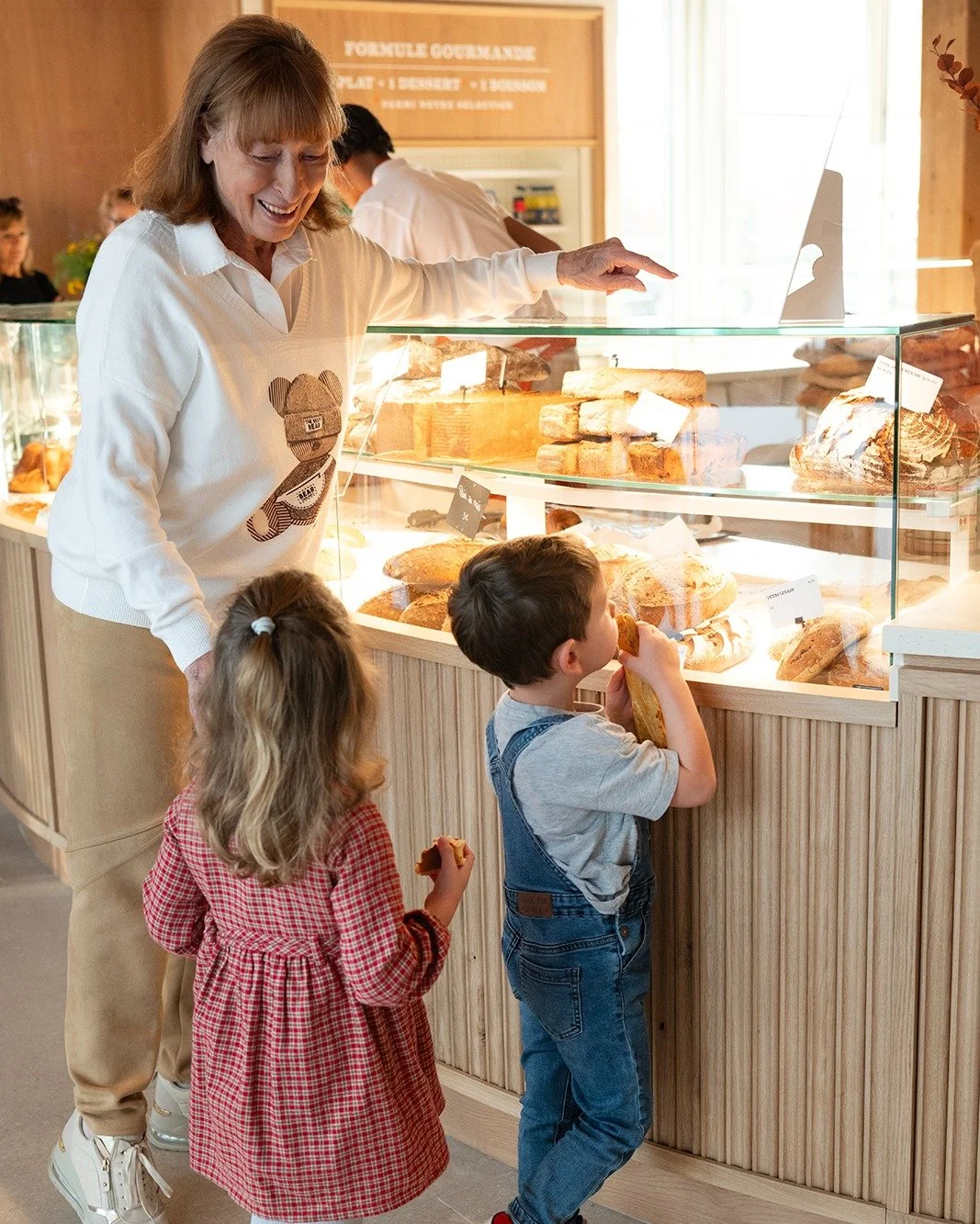 Des petites mains et de grands sourires 🥰

 #maisonnivon #boulangerie #patisserie #maisonnivonvalence #gourmandise #boulangerievalence #valence #nivon
