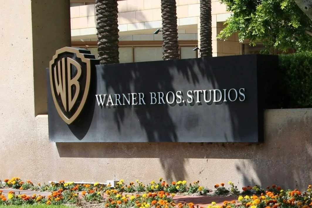 The Netflix–Paramount Bidding War for Warner Bros Discovery – and Why it Matters for the Future of Entertainment