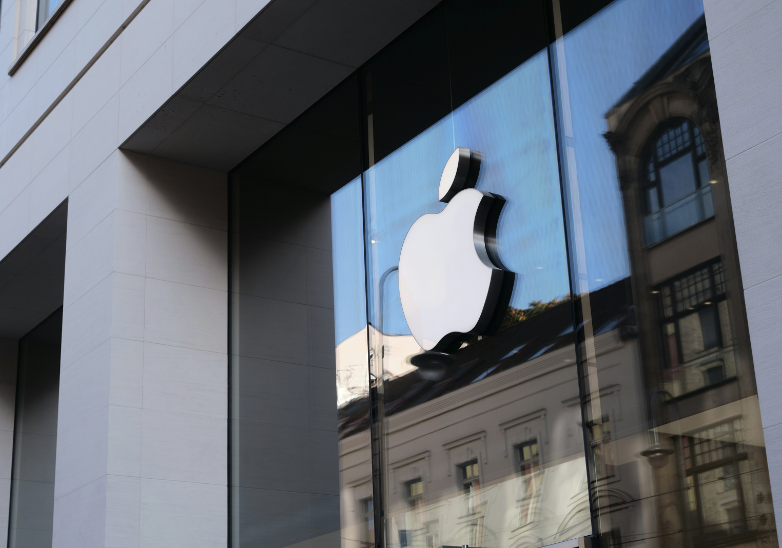 When Innovation Becomes Exclusion: Apple and the Intensification of Global Antitrust Scrutiny