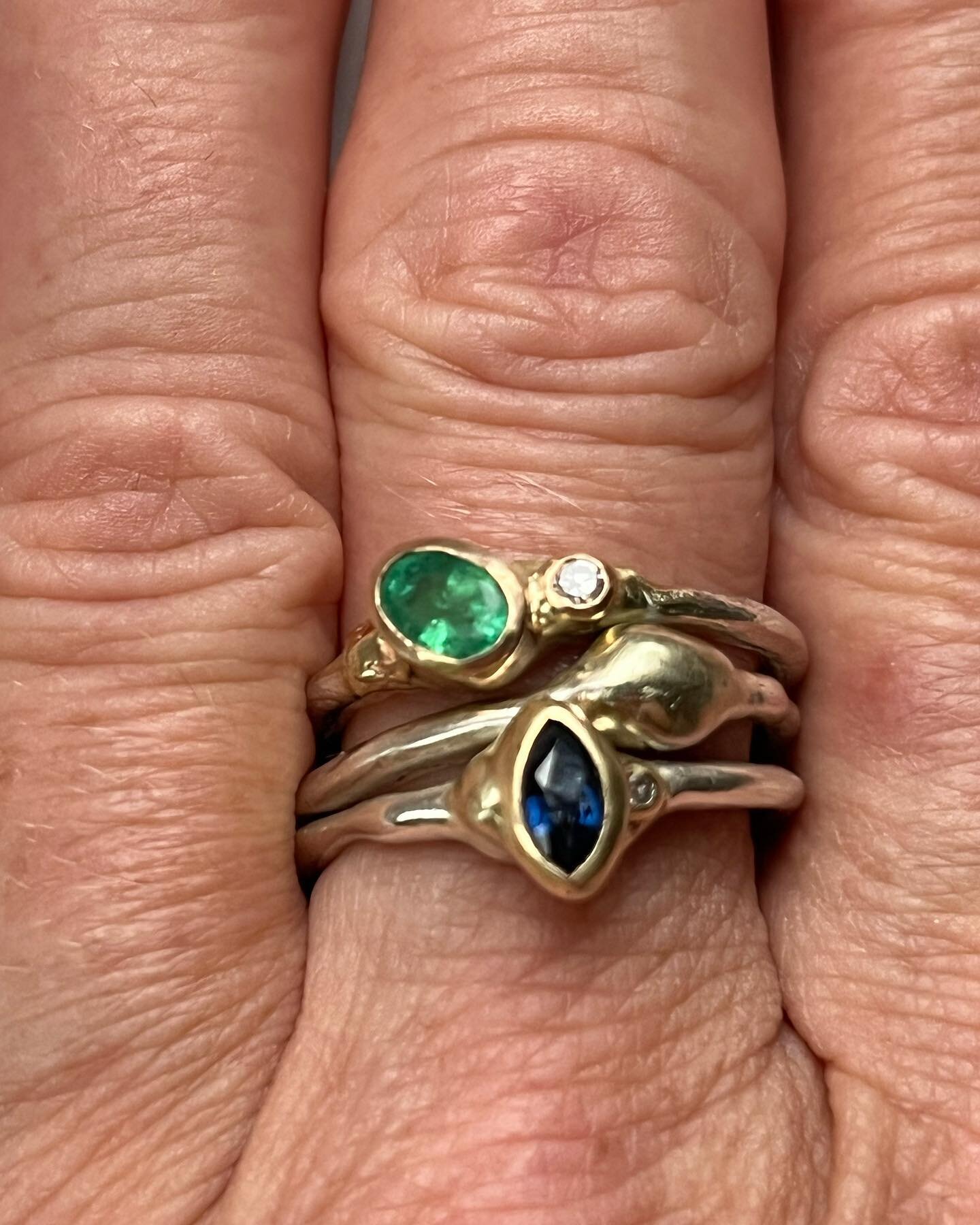 Thanks @emmathornejewellery for designing and creating my beautiful rings from jewellery which would otherwise have stayed in a drawer!
You really understand me and my love of the asymmetrical! ❤️

If only my hands could do them justice! 

#jewelryde