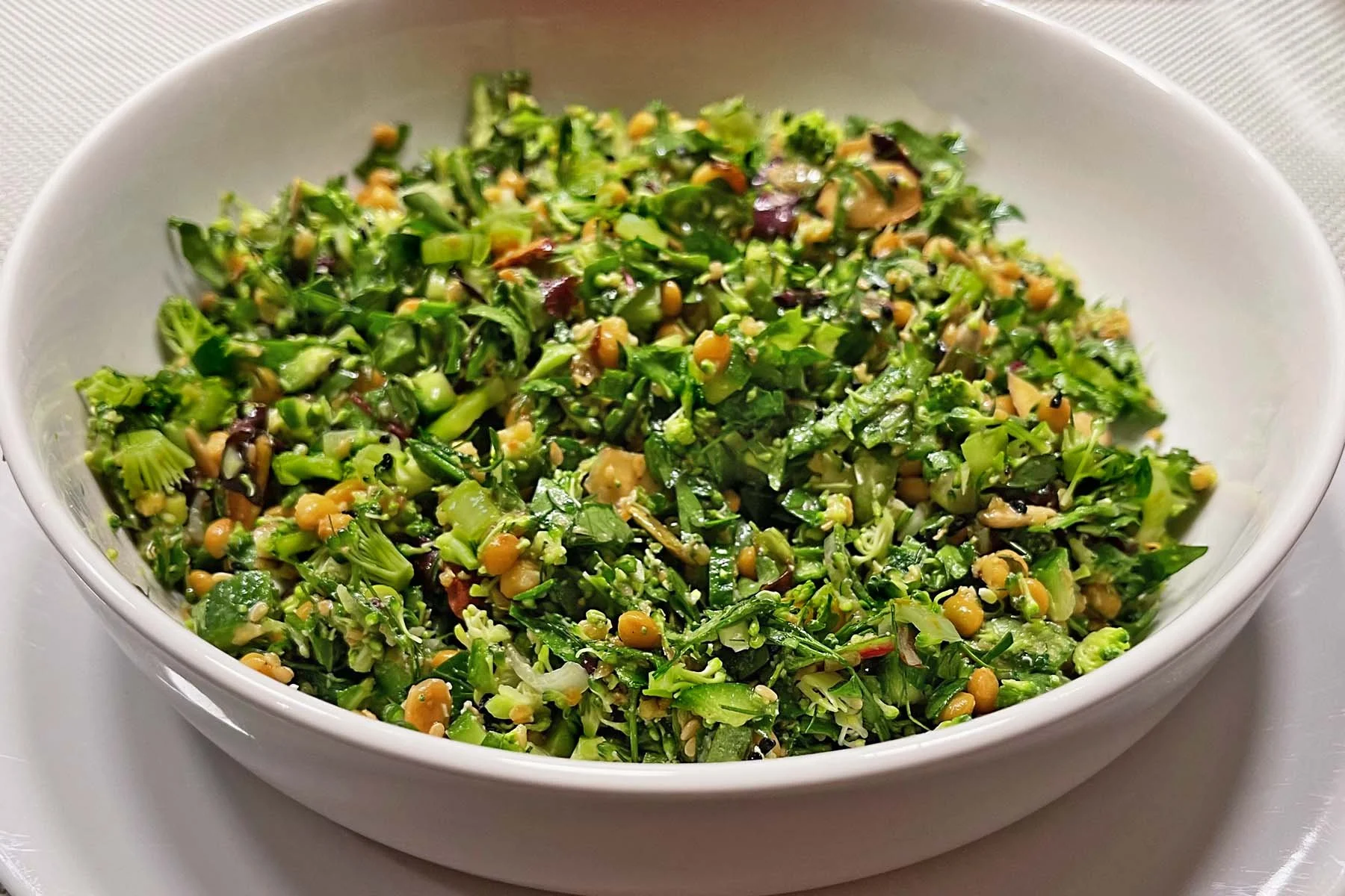 Fresh Broccoli Chopped Salad Bowls