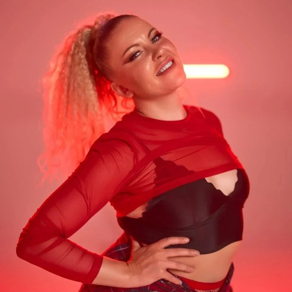 Latin commercial, open level