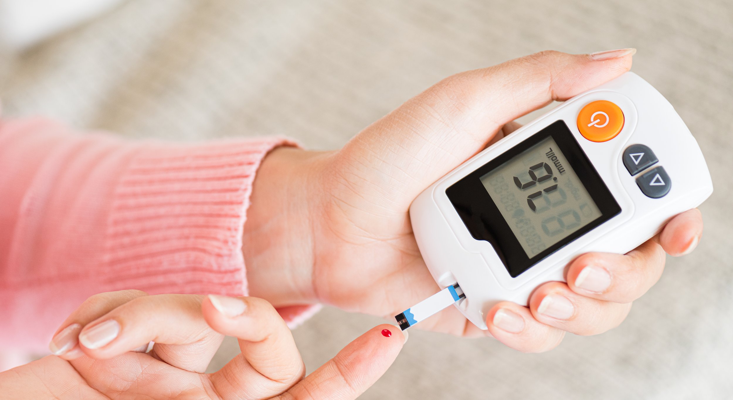 How to take your blood sugar with the Check 3 glucometer? 