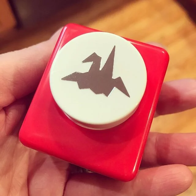I am kind of obsessed with my new hole punch! It was a gift from my husband. ❤️#holepunch #holepunchcrane #origamicrane #papercrafts #paperlover #wobblyorigami