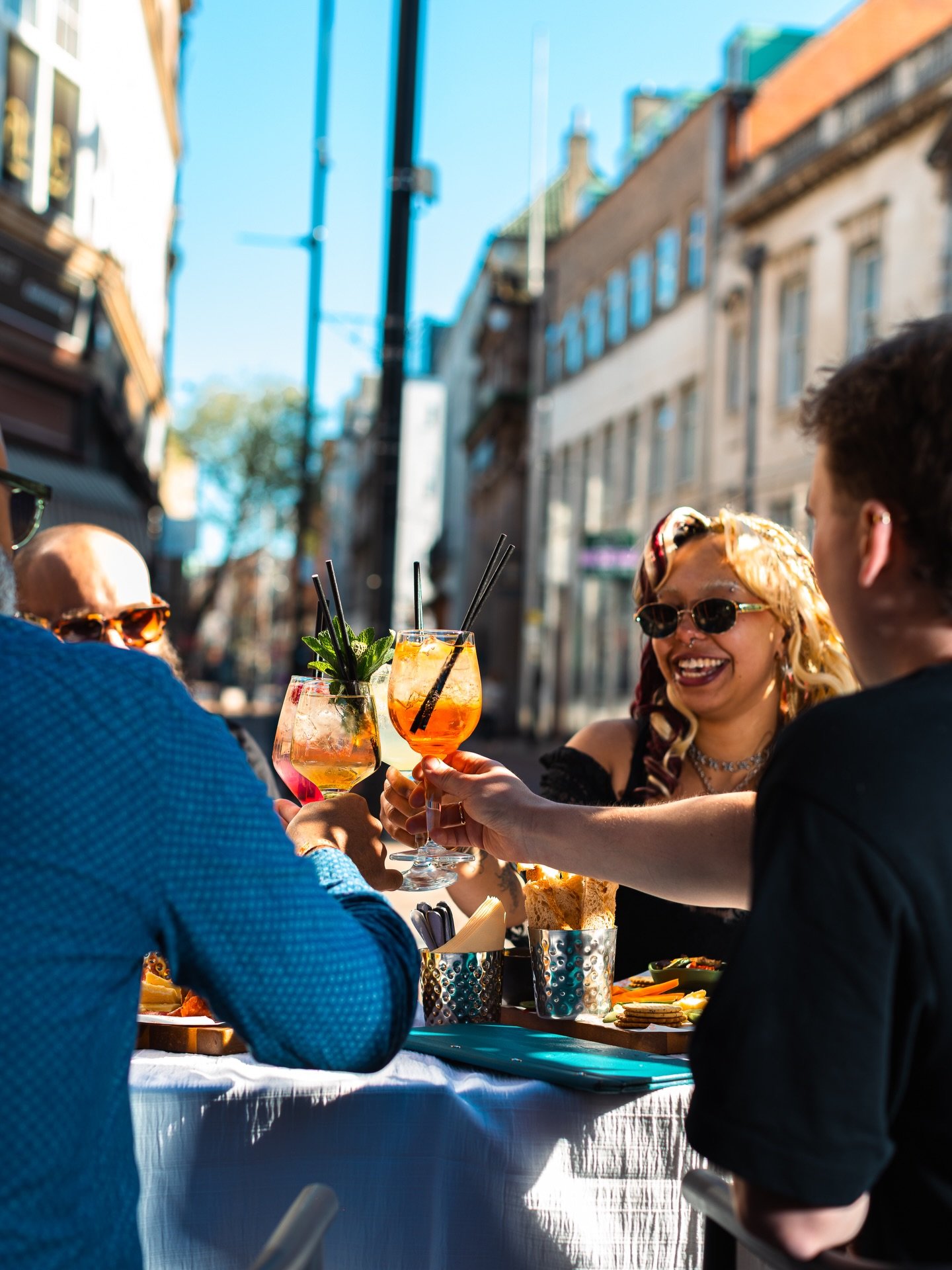 A little taste of the Summer ahead 🥰

New specials + Happy Hour + 2 for &pound;14 SPRITZ &amp; FROZEN MARGARITAS all day every day 

📸 @wren.pro