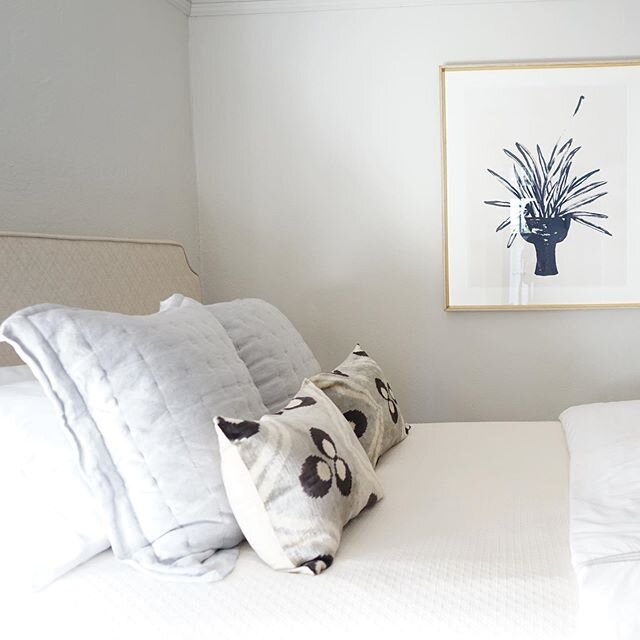 Luxury, designer, natural fiber bedding - so fresh! The Cottage at Five Points an Airbnb destination. @airbnb @visitathensga #fivepointsathens #athensgaairbnb #airbnbsuperhost #luxurybedding