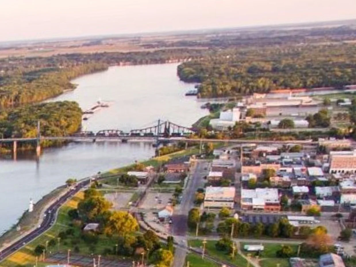 Clinton Region Business Roundtable: Iowa Business for Clean Energy presents the on the need to change our Future Energy Grid