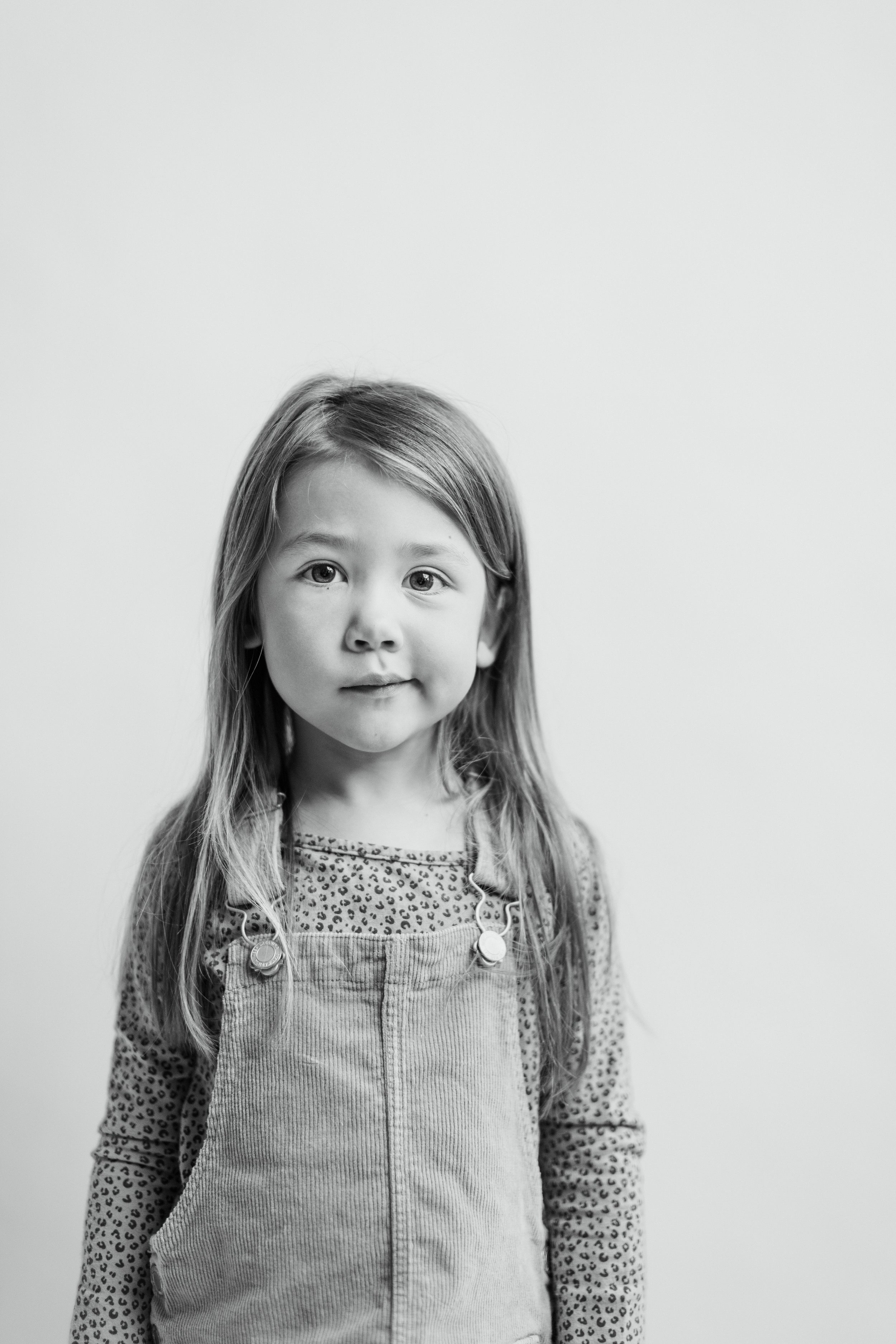 PhotoOfYoungGirlInBlackAndWhite