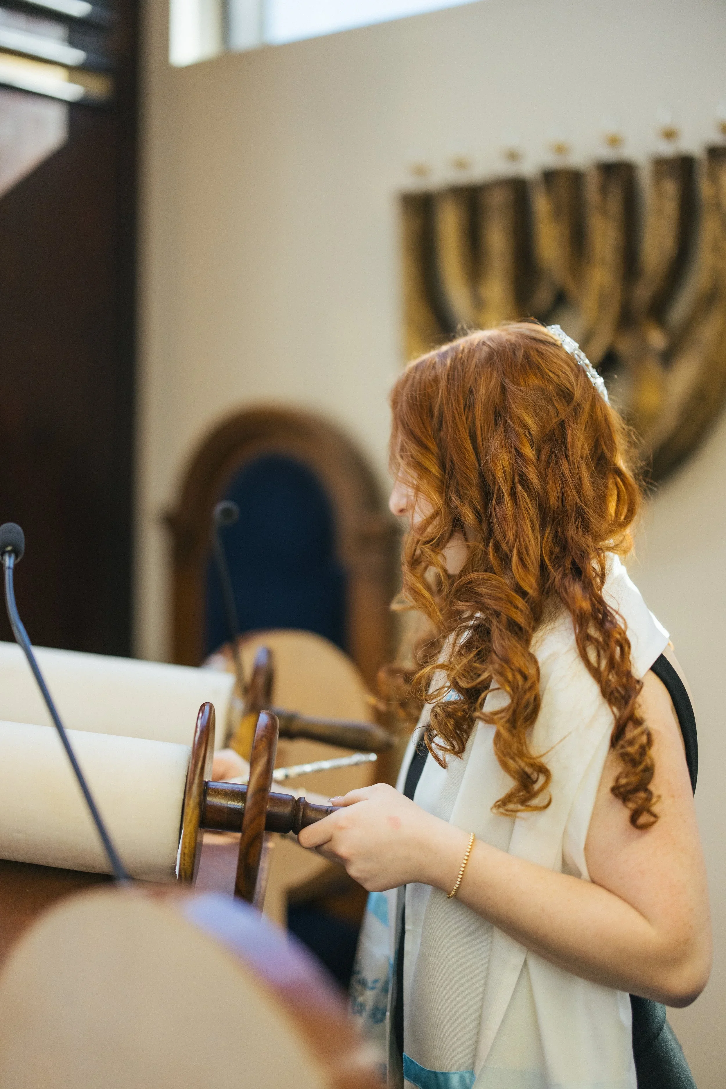 YoungGirlReadingAtBatMitzvah
