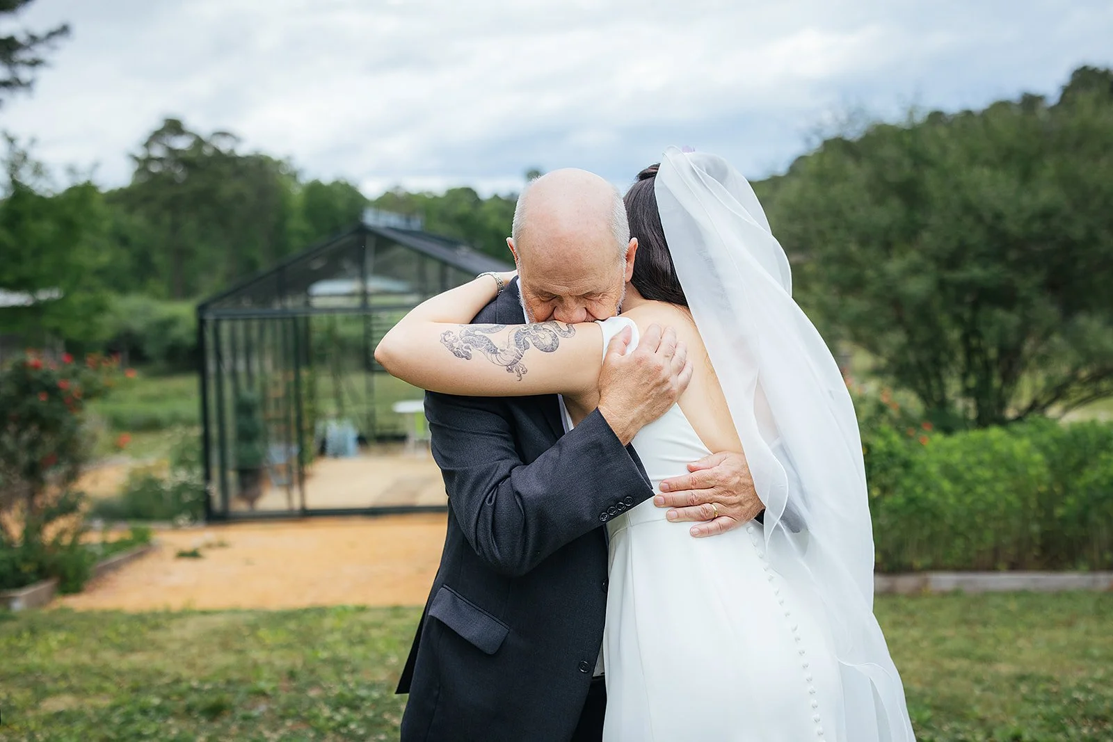 Chapel Hill wedding photographer — ceremony at Honeysuckle Tea House