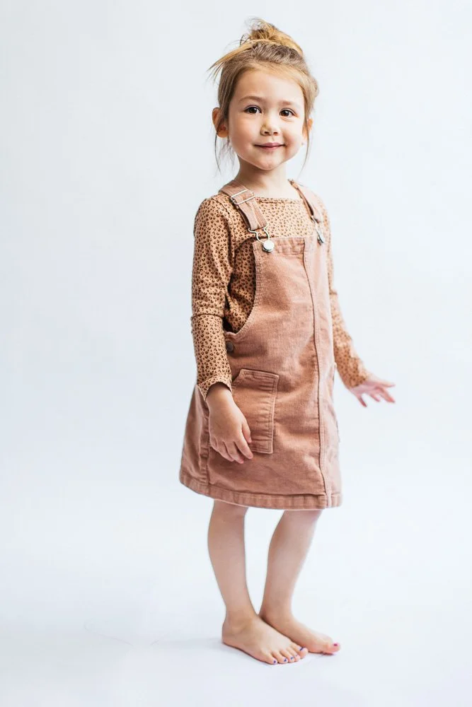 YoungGirlInJumperStudioPortraits5200PhotoDurhamNC