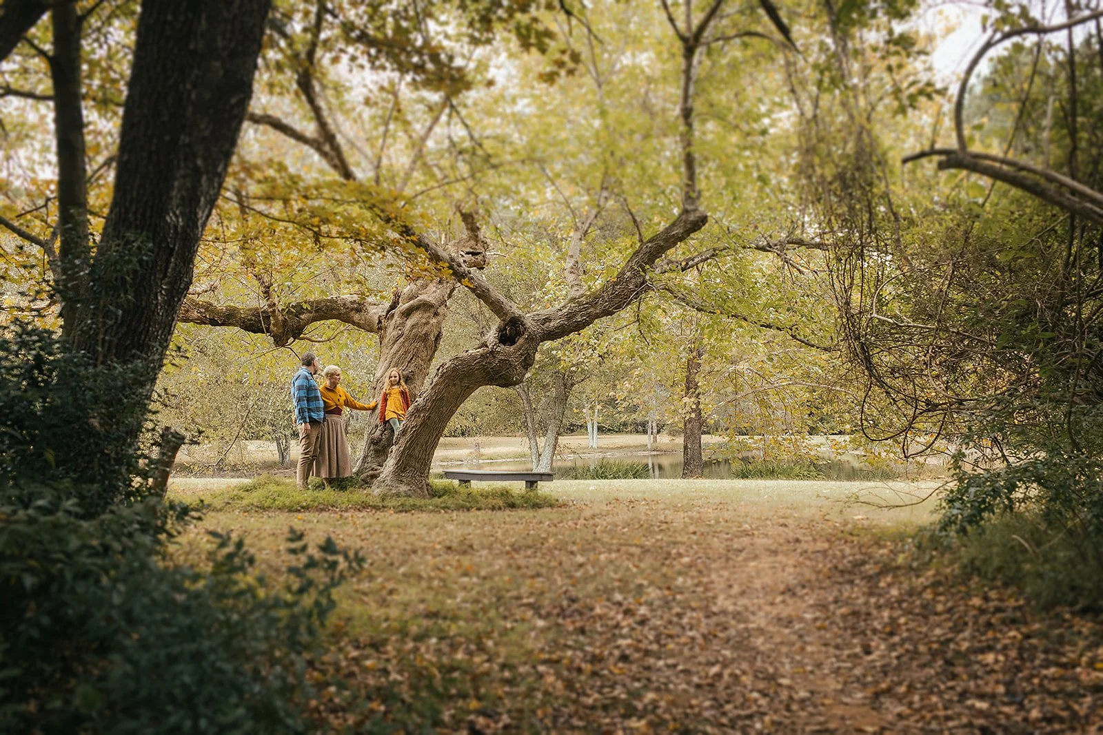 Family photo session at Ayr Mount in Hillsborough NC with parents and children