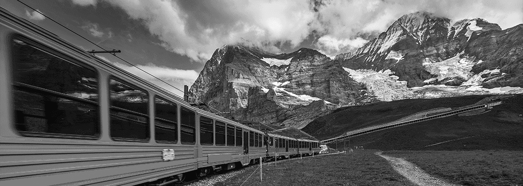 masthead-train-austria-mountain-landscape.adaptive.1024.1631018100010.png