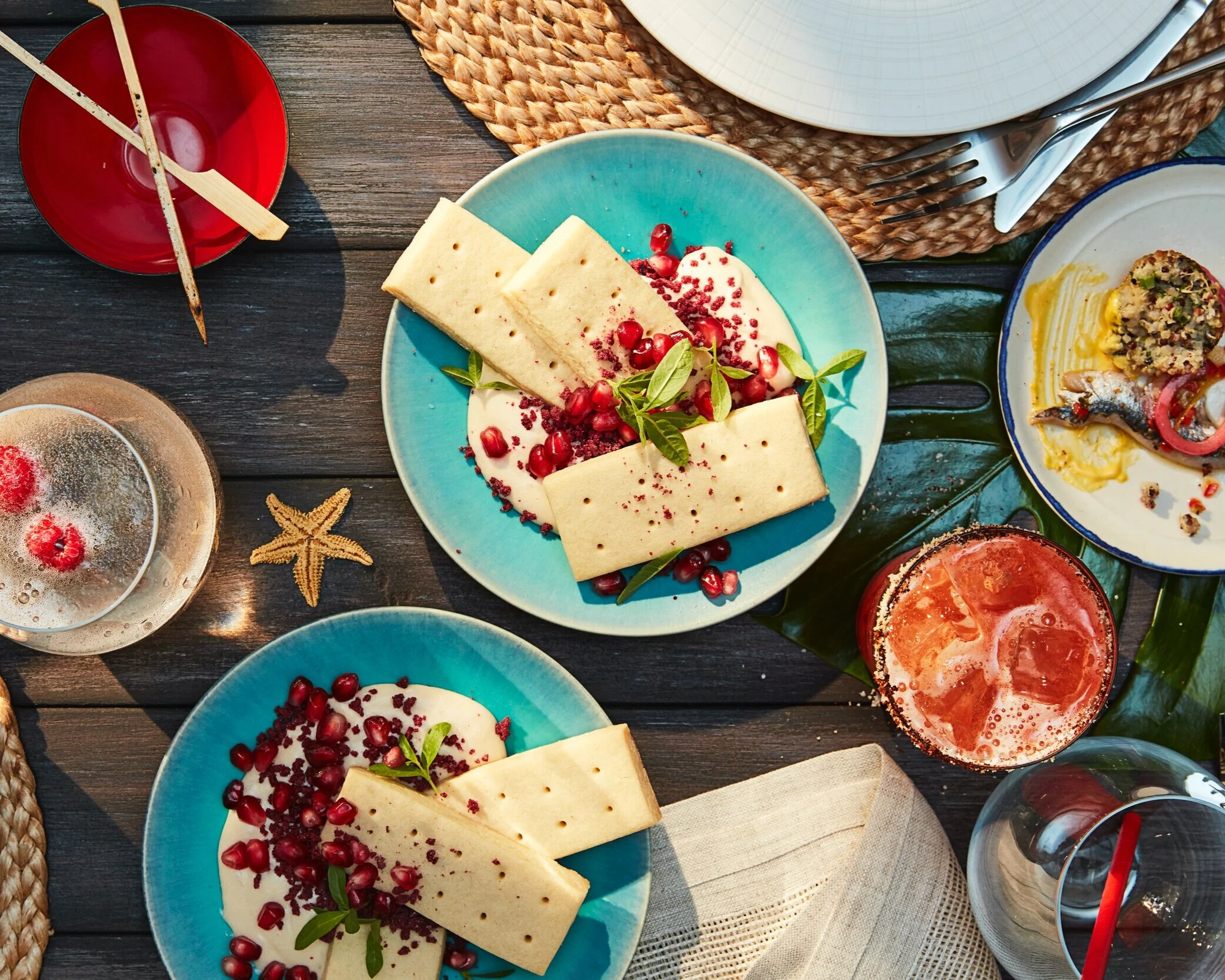 Dock_Teak_1893_LemonShortbread_RoseSpritzer.jpg