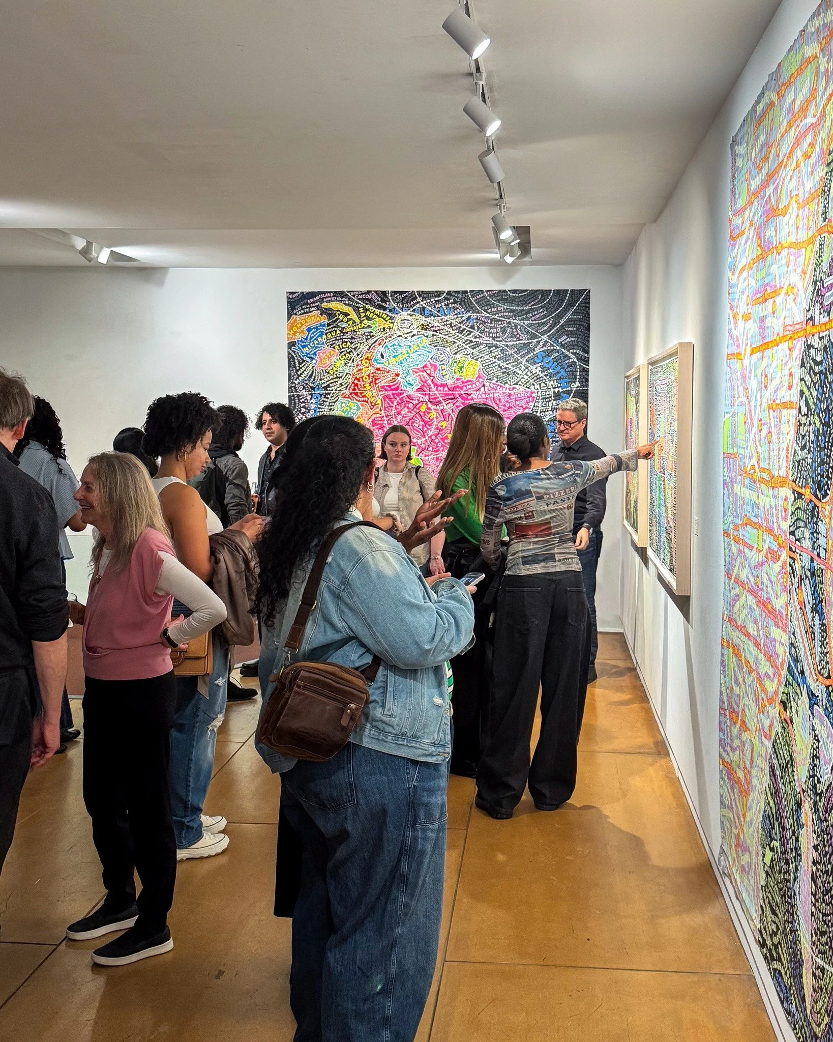 Just wanted to POINT out that this is the last week to see Paula&rsquo;s hand-painted large-scale works at the gallery! 😉

#jimkempnerfineart #nycgallery #paulascher #painting #maps