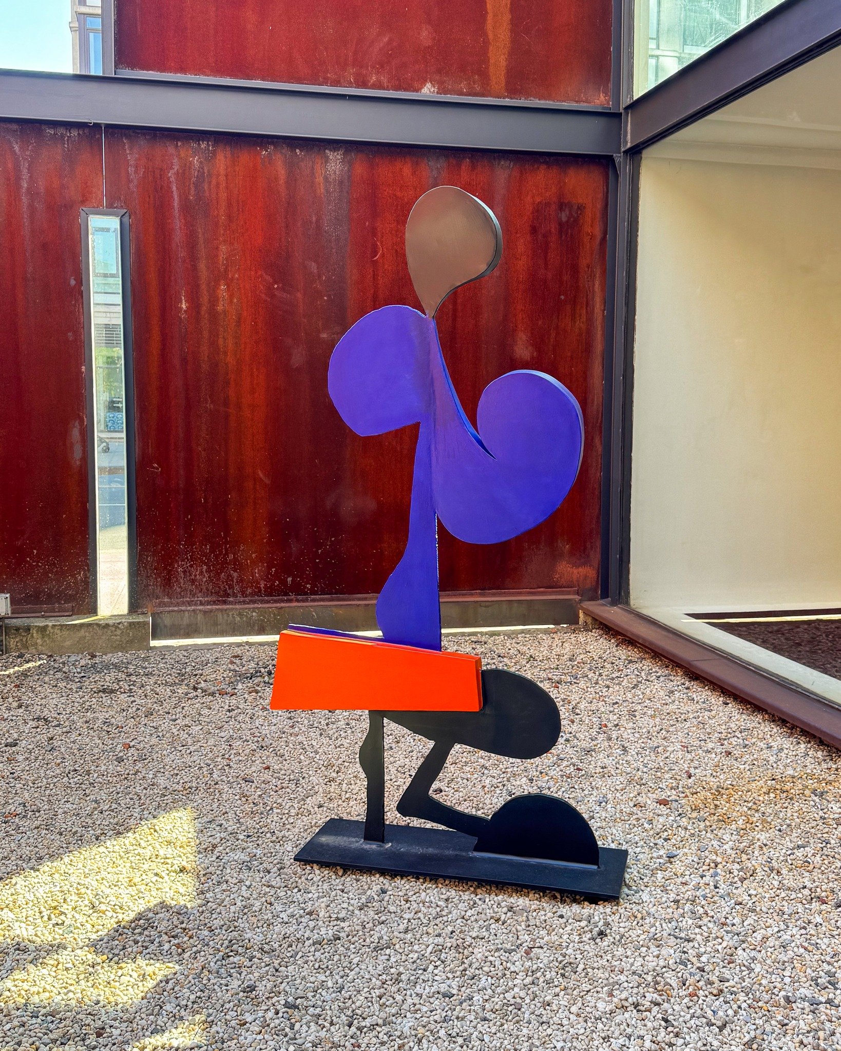 Newest sculpture in the garden by Charlie Hewitt!

Litchfield Stack, 2026
Aluminum and enamel paint
80 x 38 x 12 1/2 inches

#jimkempnerfineart #nycgallery #charliehewitt #sculpture #mixedmedia