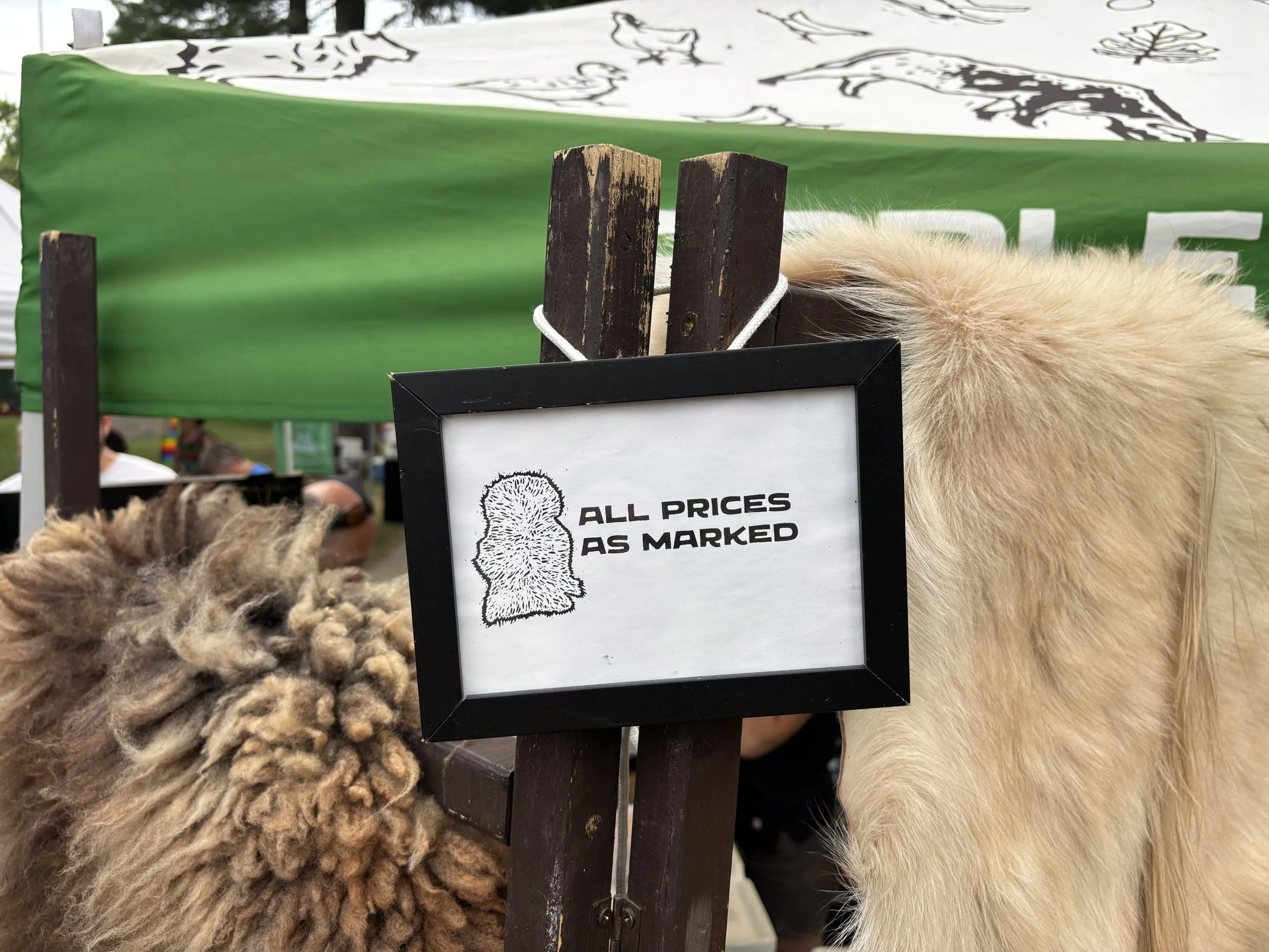 Apple Creek Farm Hide Illustration