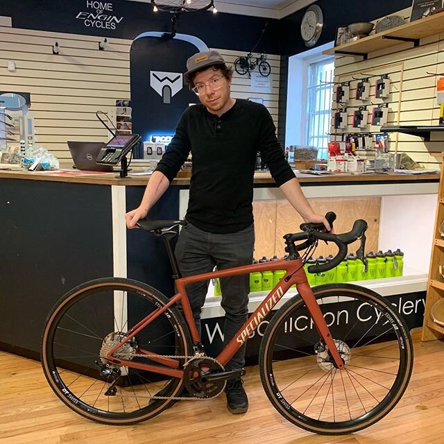 Happy #newbikeday to the one and only @gregwhits who snagged this excellent @iamspecialized Diverge with a killer splatter paint job!