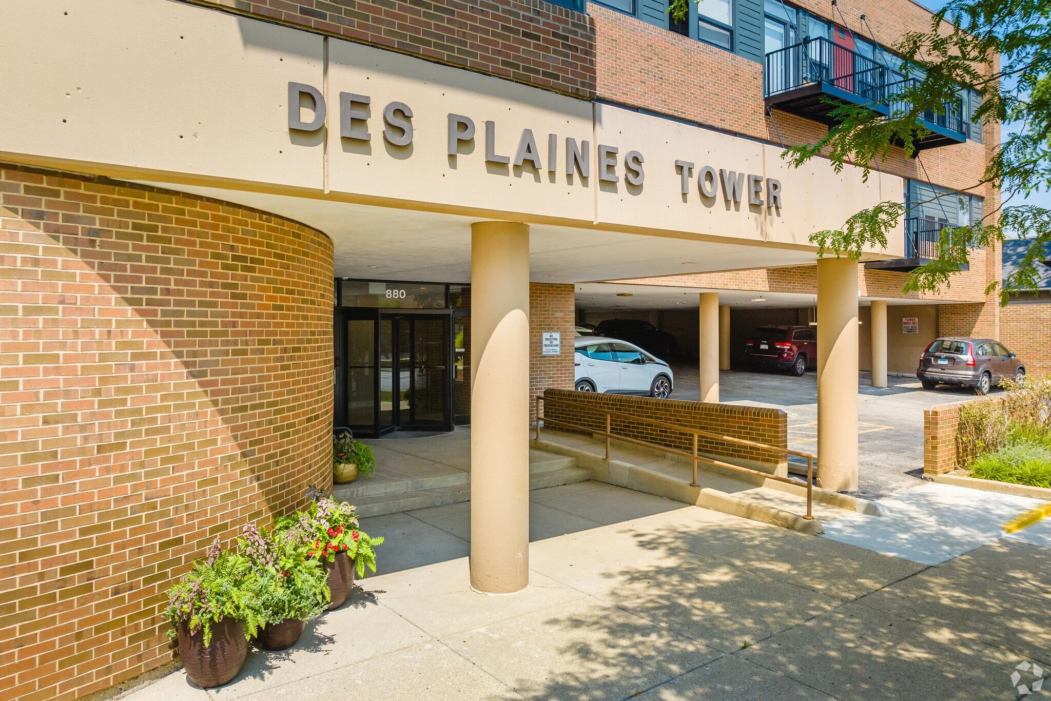 des-plaines-tower-des-plaines-il-building-photo (10).jpg