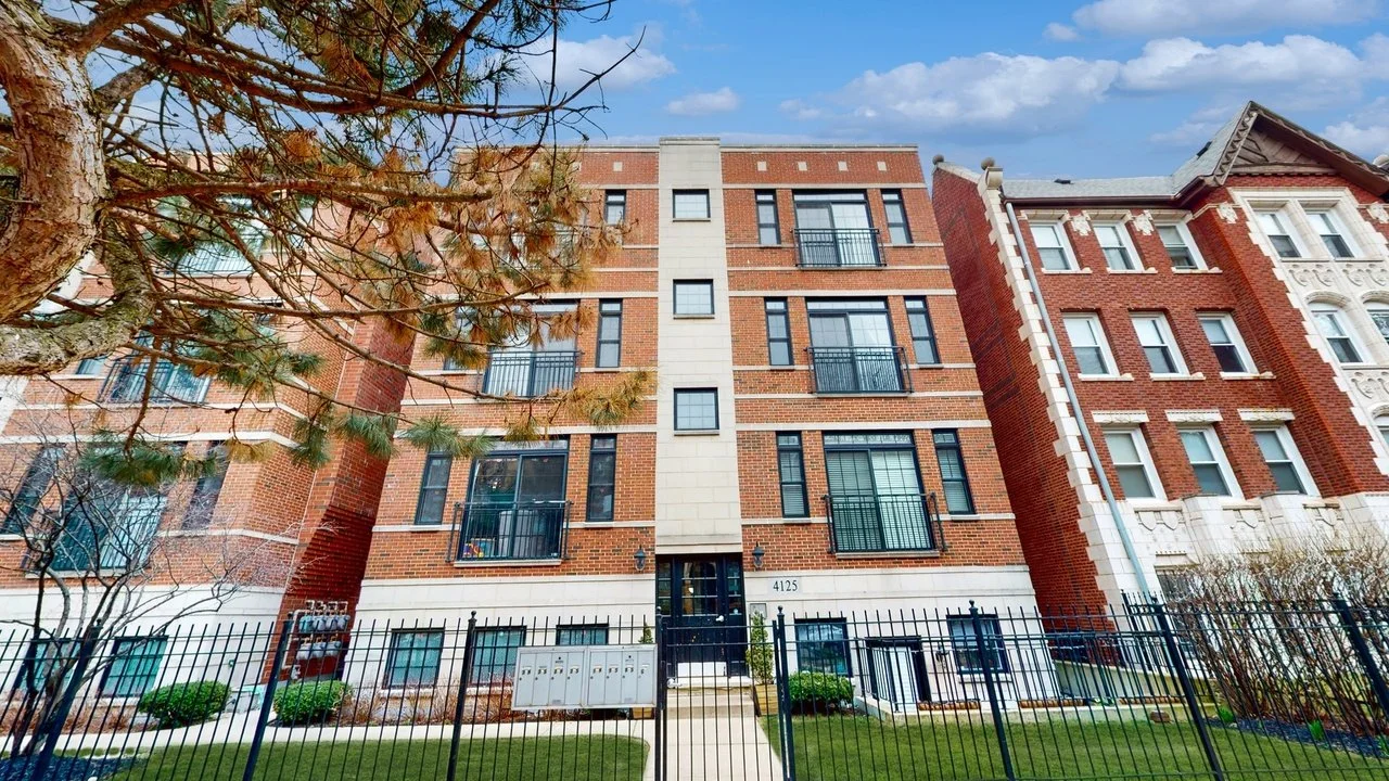 4125 N Kenmore Ave - Pat Condo Exterior.jpg