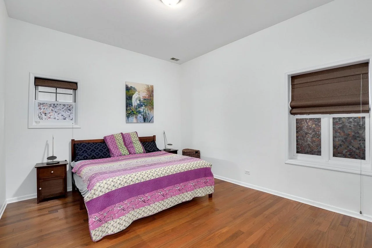 4129 N Kenmore Ave - Pat Condo bedroom.jpg