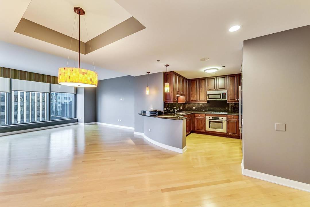 60-E-Monroe-Unit-2103-Chicago-IL-60603-13.jpg