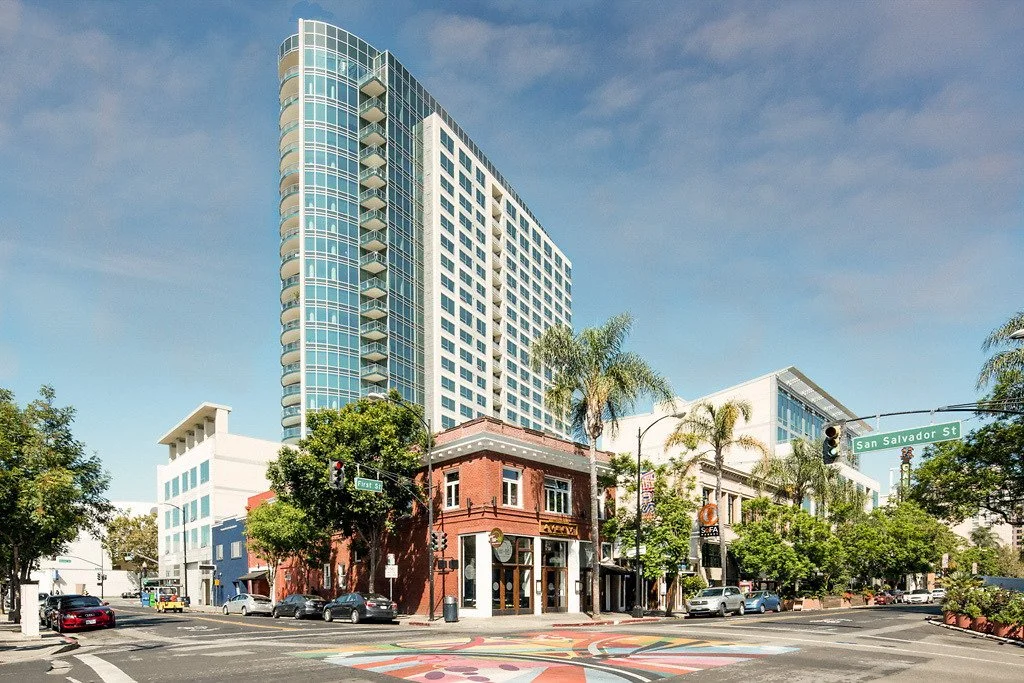 01-360-Residences-Apartments-Pet-Friendly-San-Jose.jpg