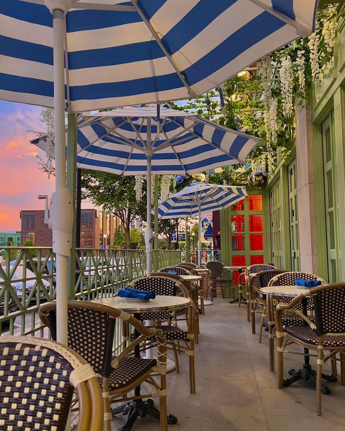 Outdoor Seating Maypole upper.png