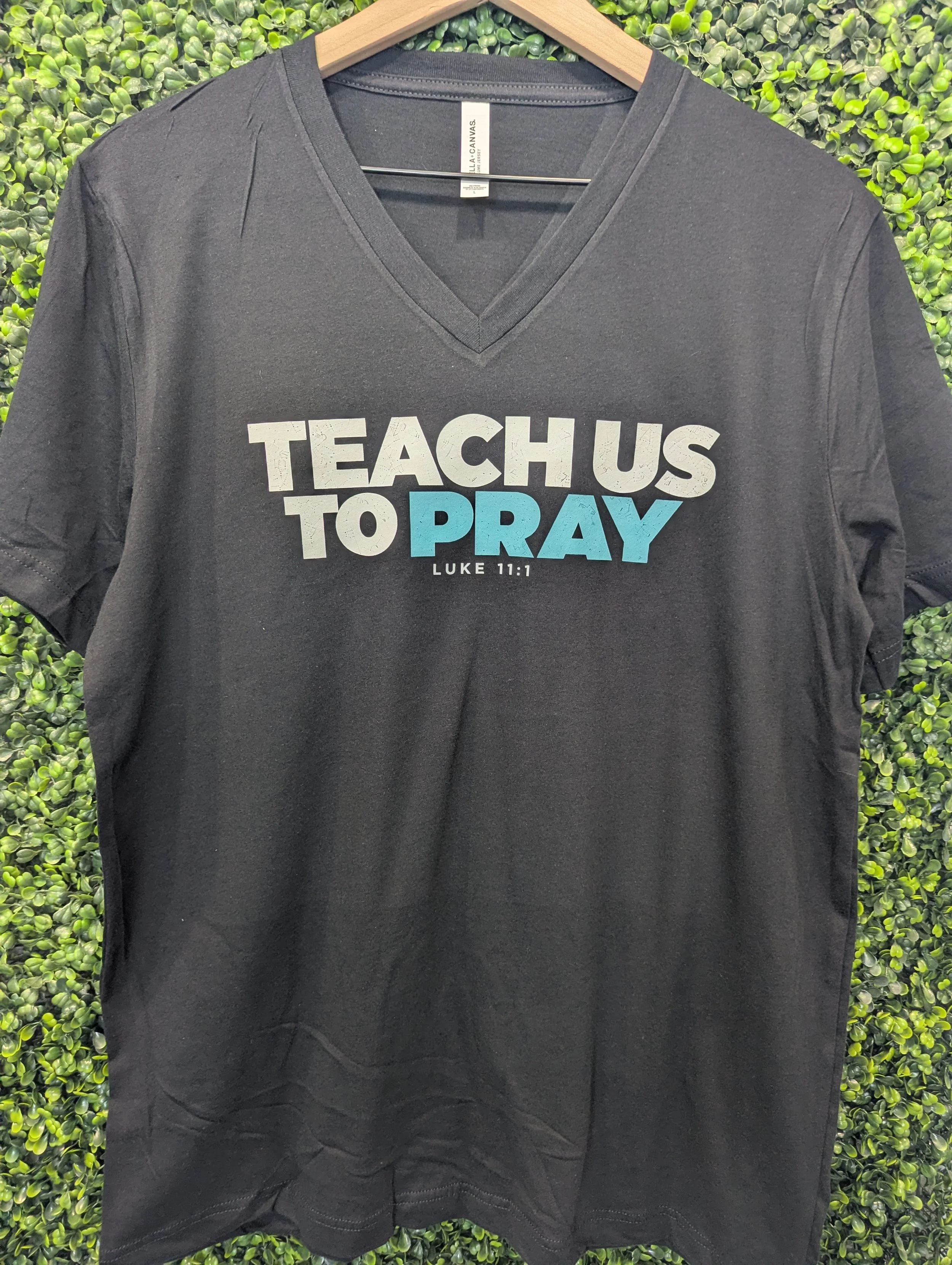 Black v-neck back.jpg