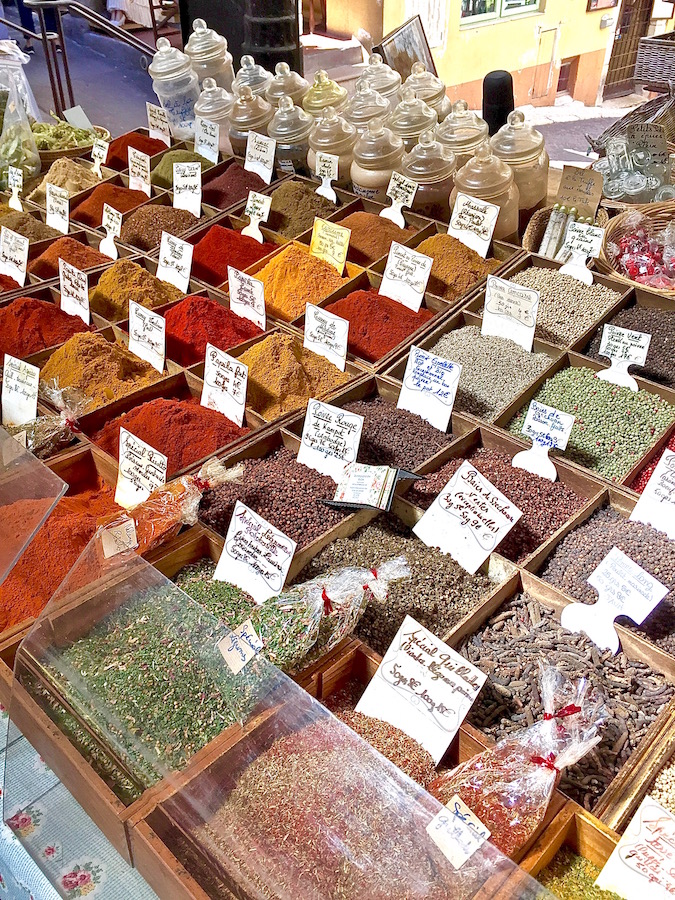 la-pitchoune-antibes-market-spices