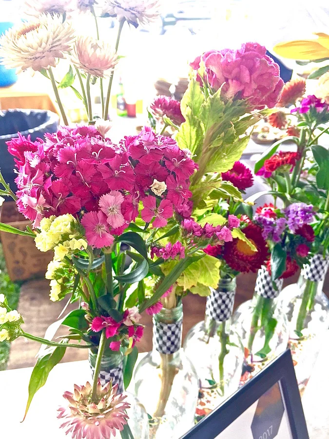 chefs-champagne-pink-green-flowers