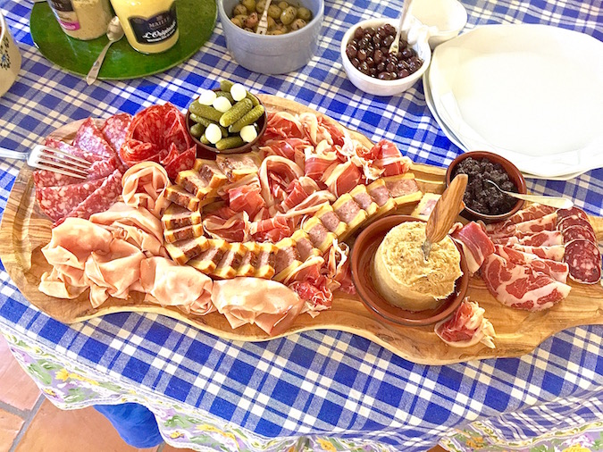 la-peetch-last-day-charcuterie-platter