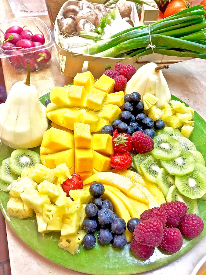 la-peetch-last-day-fruit-platter