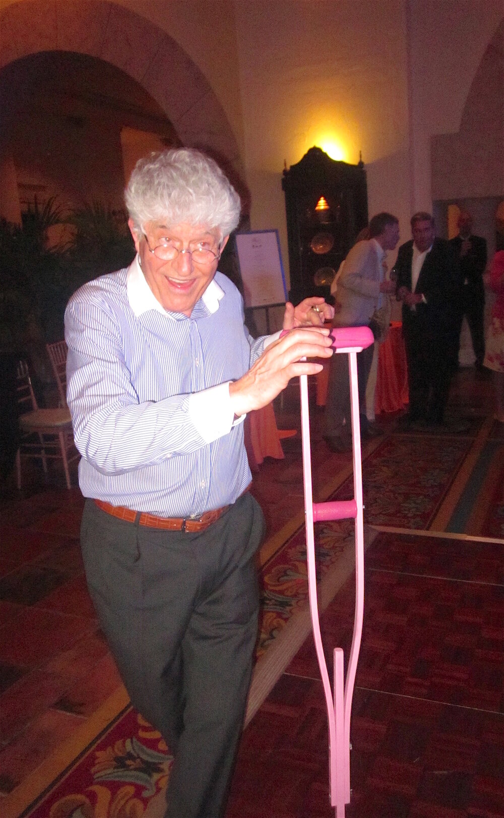 JACQUES LARDIERE CRUTCHES.jpg