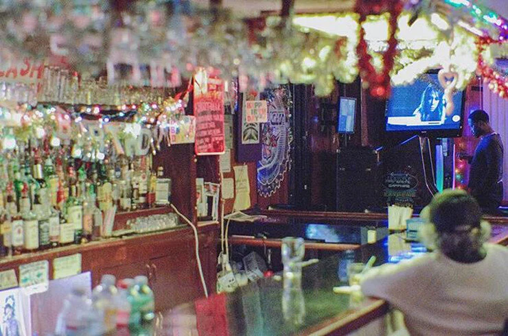 Tip-Top Bar & Grill