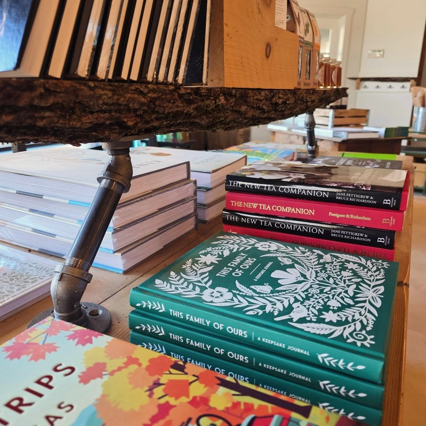 📸 Our Hand-Picked Book Selection
.
From the Lab this week we have six Single Origins!
- Tanzania | Notes: Cranberry, Orange, Black Tea
- Mexico | Notes: Malty, Cocoa, Vanilla
- Papua New Guinea | Notes: Pecan, Dried Fruit, Kiwi
- Nicaragua | Notes: 