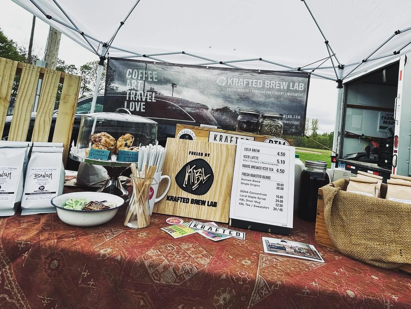 Excited to kick off #marketseason  at the @bantam_farmers_market 
Stop by and support your local farmer, roaster, cheese monger,  baker and many others.
Here til 6pm.
.
KBL
.

#coffee #espresso #localcoffee
#coffeeroaster #singleorigincoffee #litchfi
