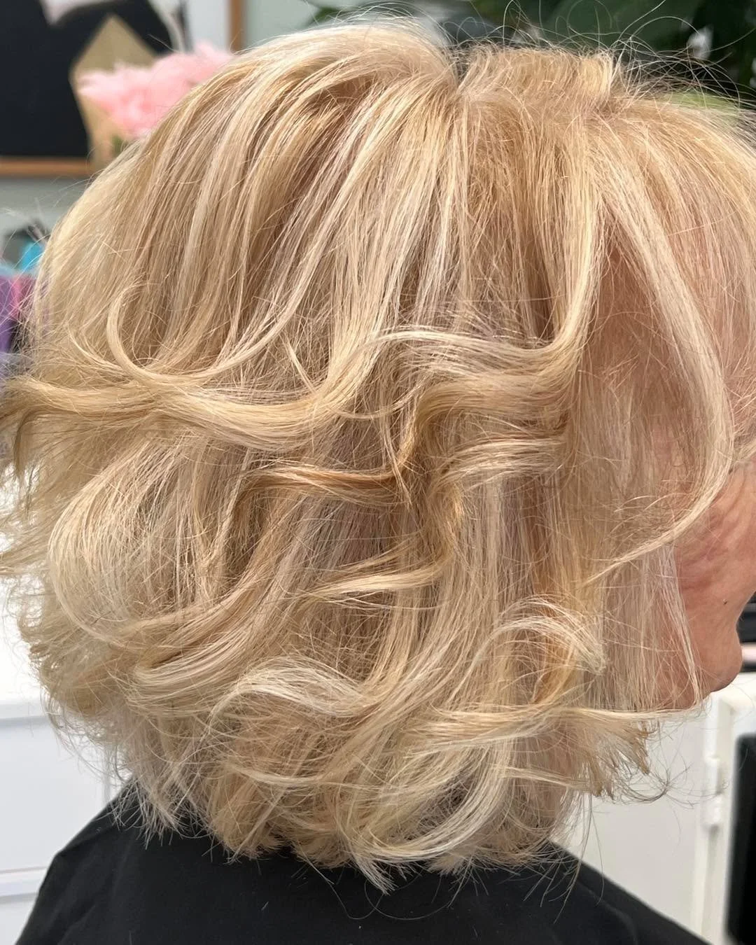 Colour that doesn&rsquo;t look coloured, soft and multi dimensional&hellip;&hellip;
#organichaircolor #sustainablesalonsaustralia #hairsalonforsterNSW 
#dnaorganics  #dnaorganicscolourspecialist
#blossom #blossomorganically #wedothingsalittledifferen