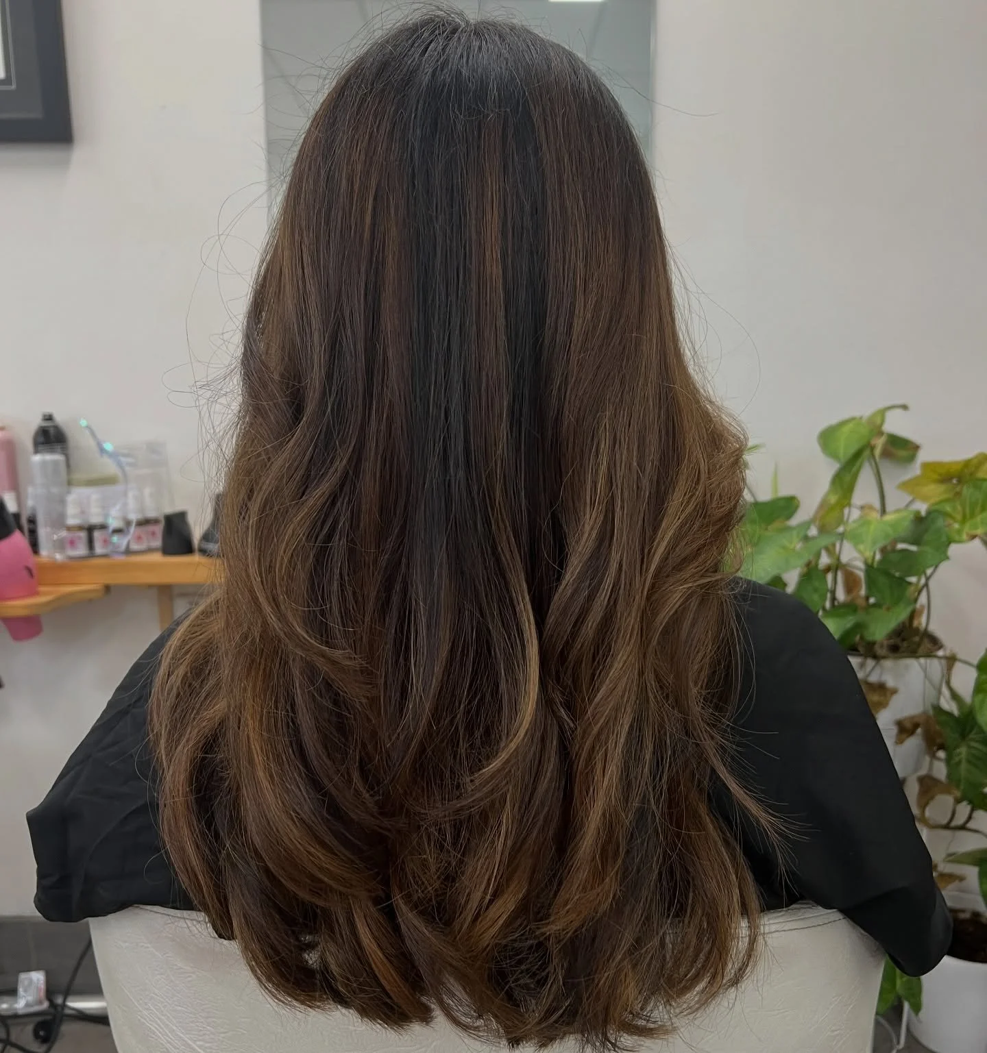Subtle low maintenance caramel brunette 🤎🌸
@dnaorganics #dnaorganics 
#blossomorganichair #organichairsalon #brunetterfoils #balayage