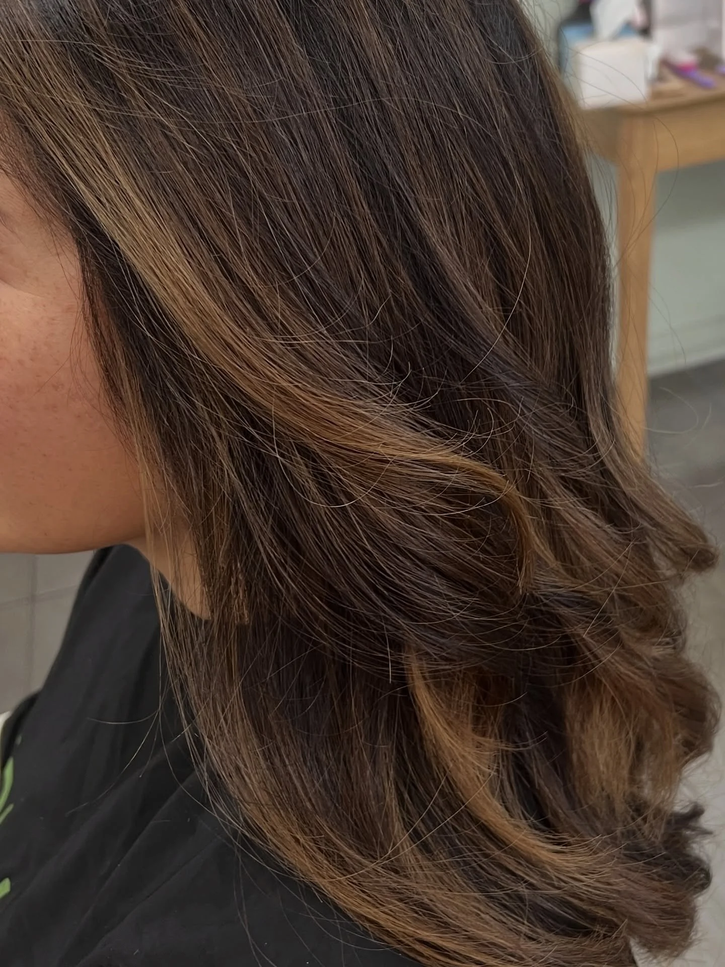 Rich and healthy brunette 🤎🤩
-
@dnaorganics #dnaorganics 
@everescents_organic_haircare #everescentsorganichaircare 
#blossomorganichair #organichaircolour #brunettehair